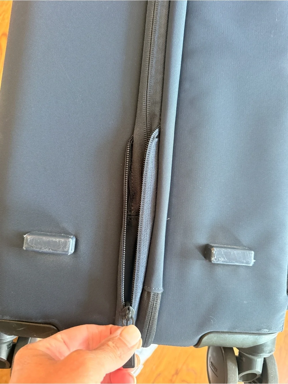 Away expandable large suitcase softside Navy Fabric 21”x26” travel vacation